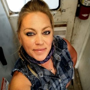 Meet your Posher, Loni